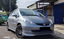 Mobil Honda Jazz VTEC 2005: Meskipun Lama, Namun Tetap Sporty